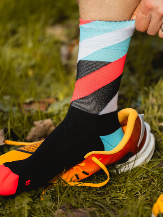 INCYLENCE Running Loops Black Cyan Long Sock