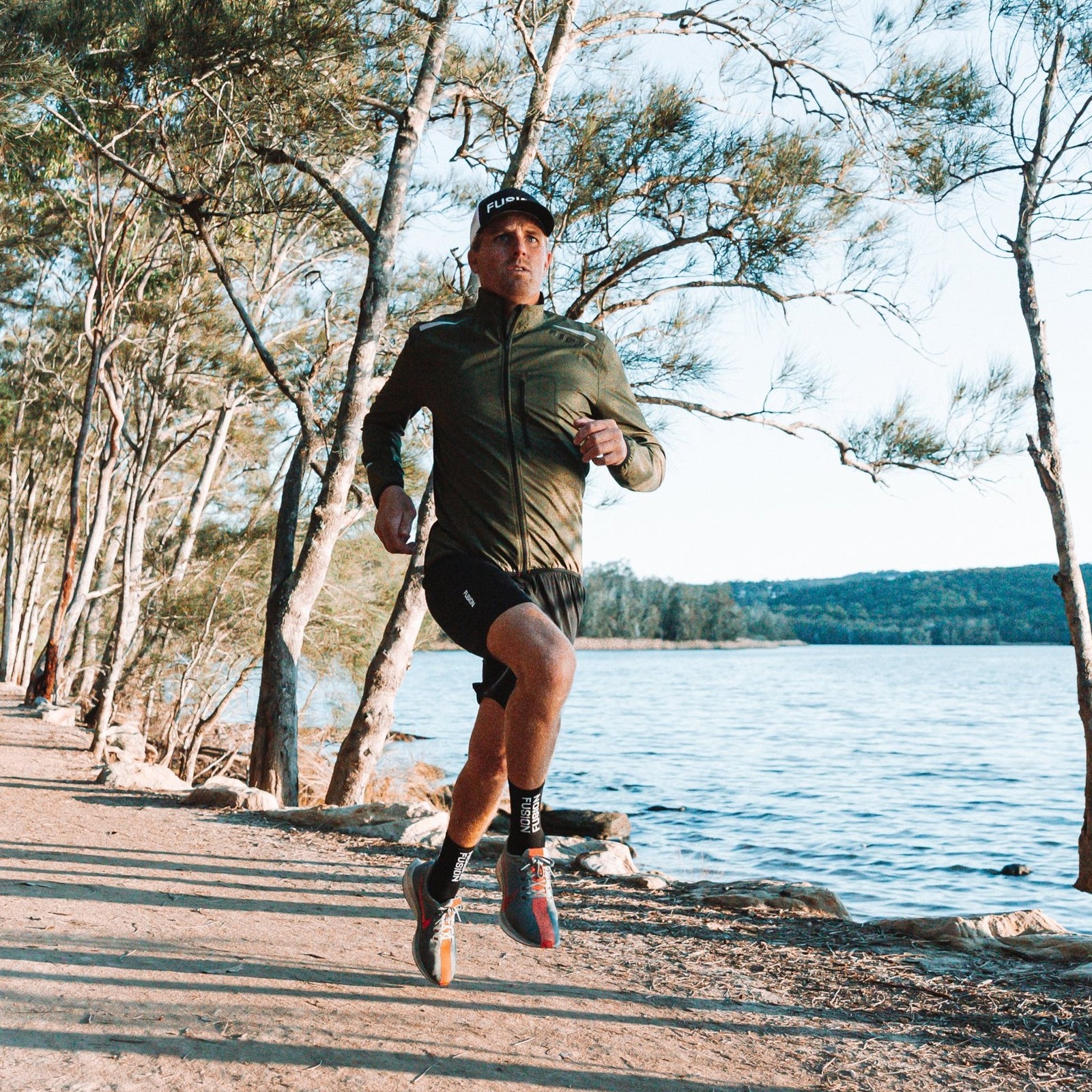 Fusion S1 Shell Mens Running Jacket_Action