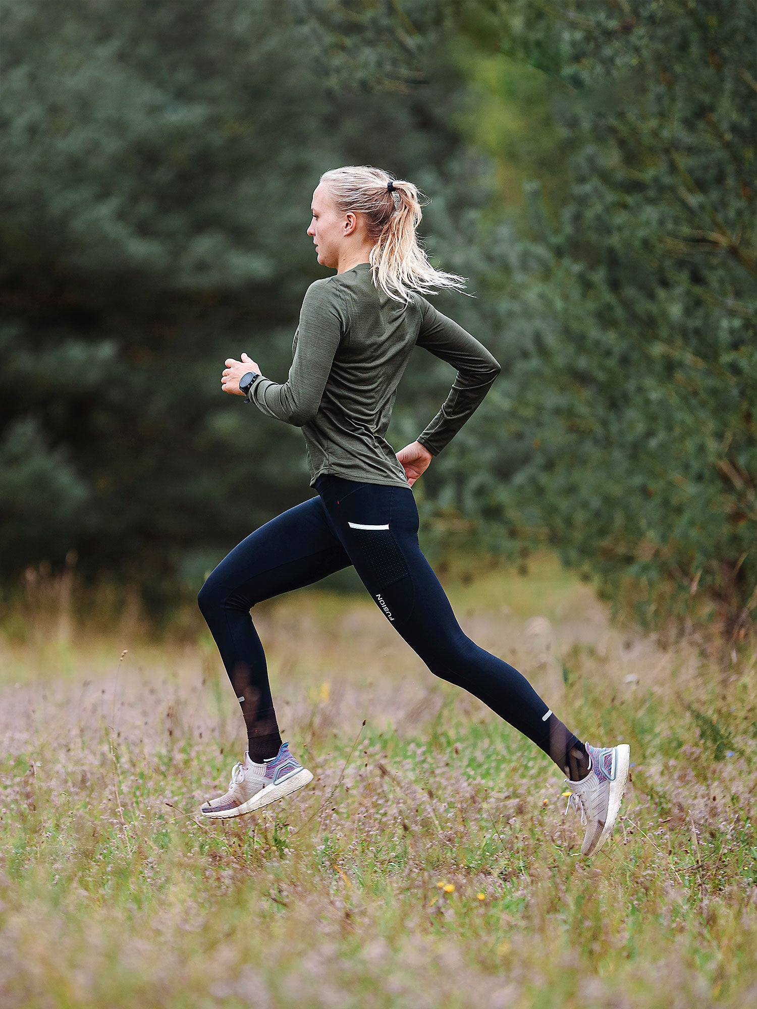 Fusion long running tights on female