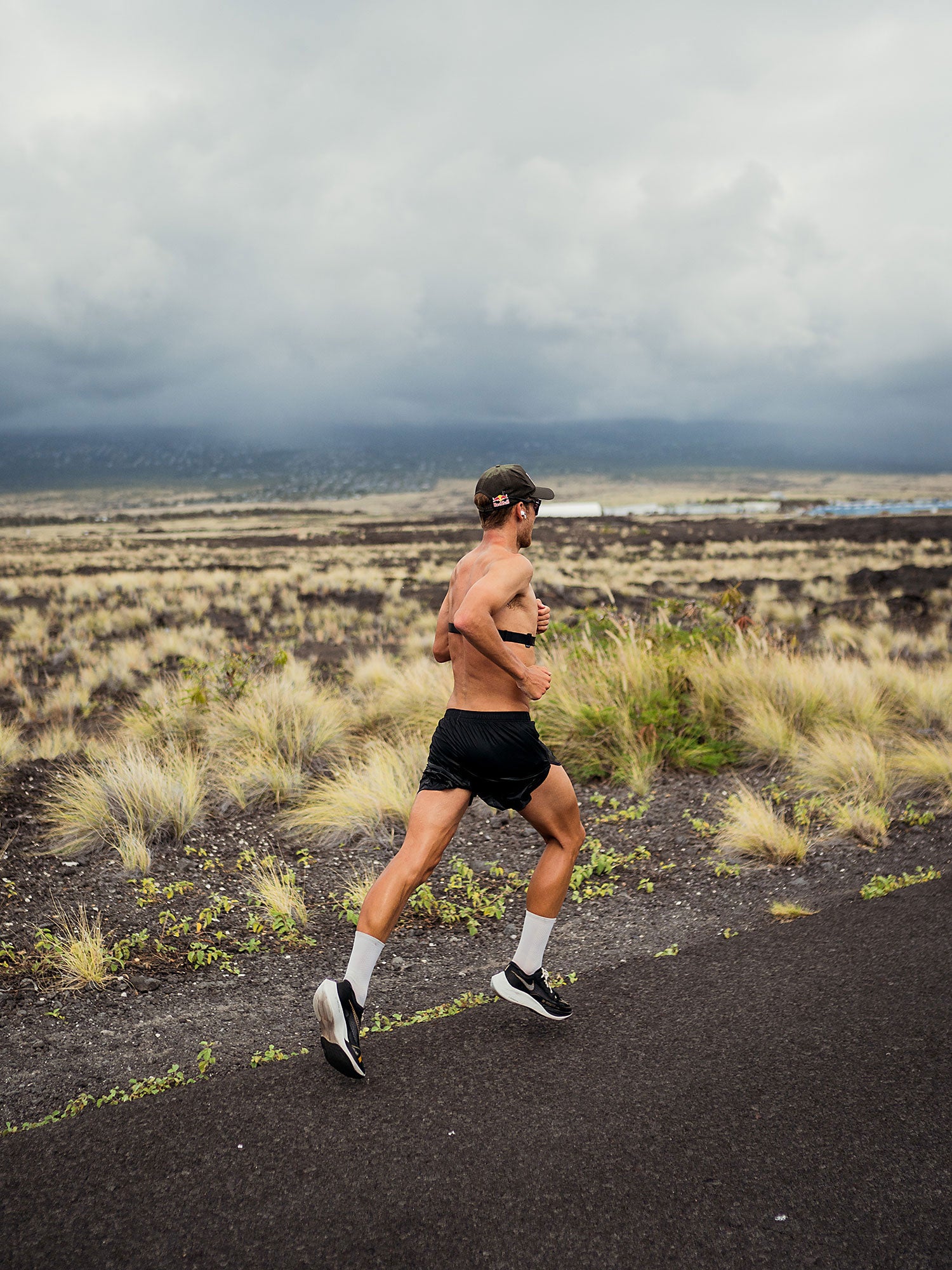 Fusion Mens Run shorts in Action