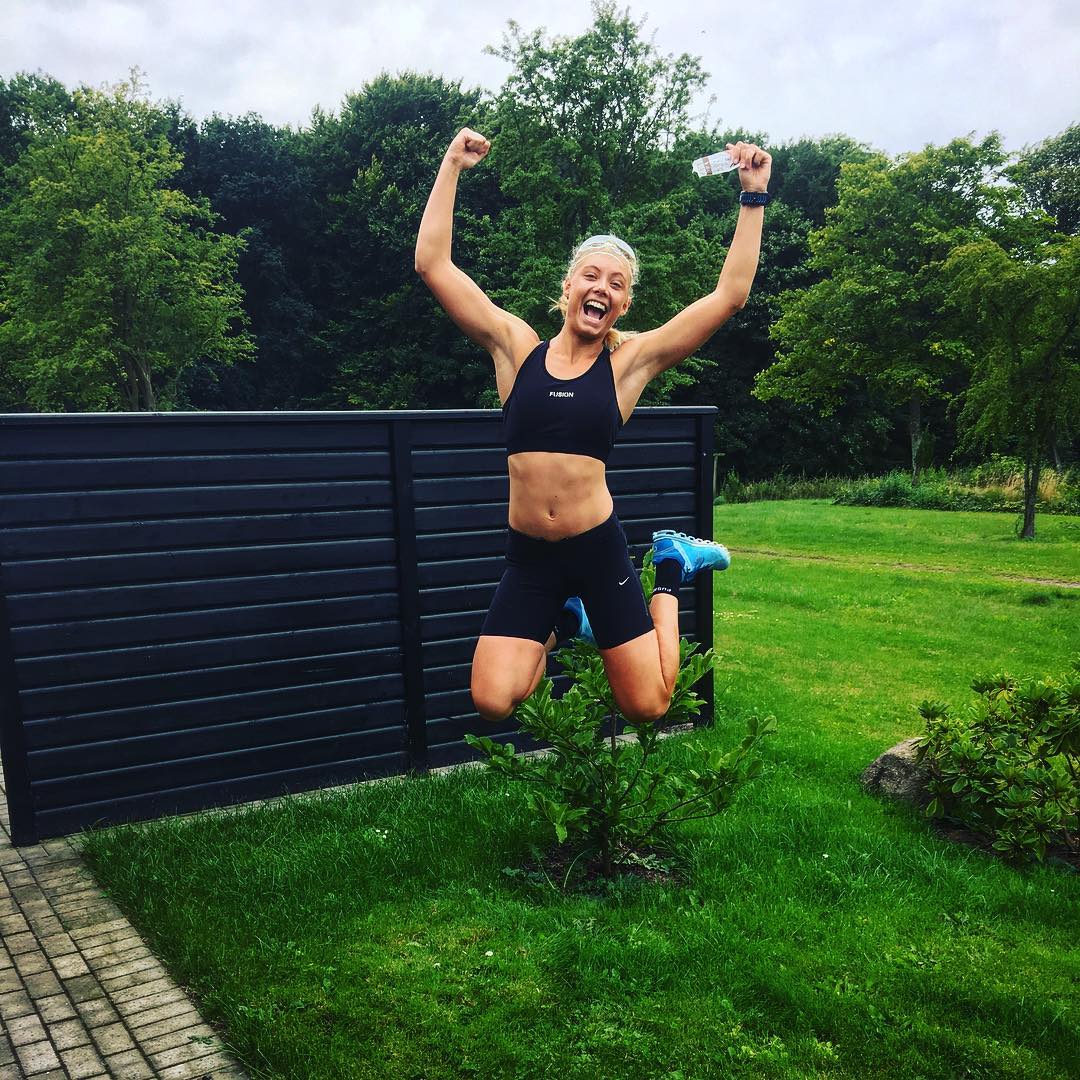 Fusion Womens Top_Action